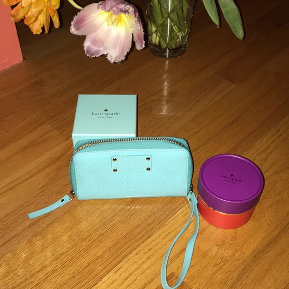 Kate Spade Wristlet - Picture 1 of 5